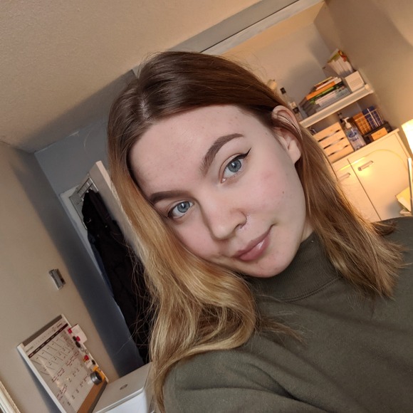 Meet your Posher, Monika - Picture 1 of 1